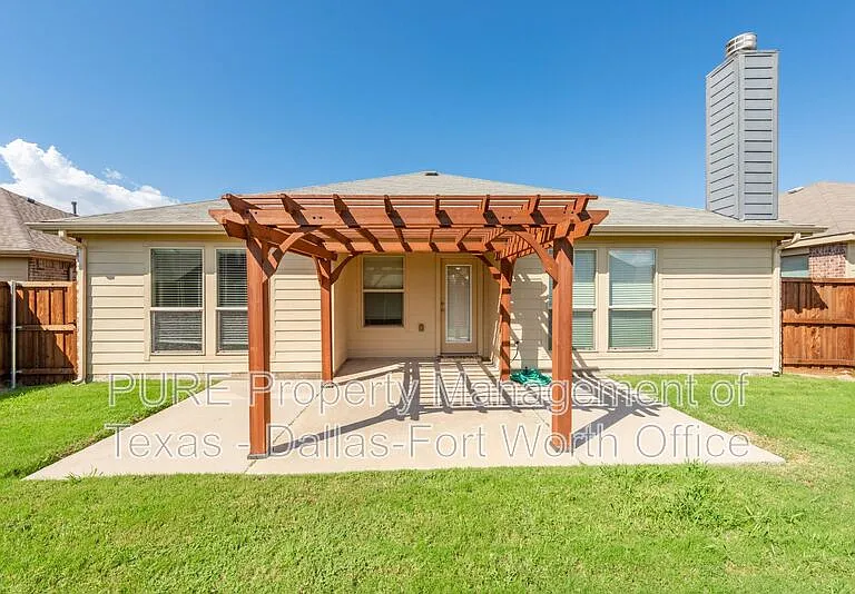 1012 Lake Hollow Dr — Photo 31