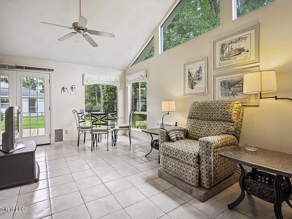 3rd image of 680 Oahu Ct