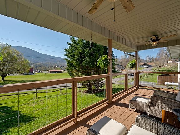 4th image of 3135 Laurelwood Ln
