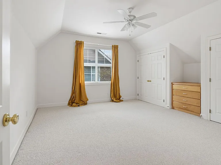 1588 Oak St — Photo 27