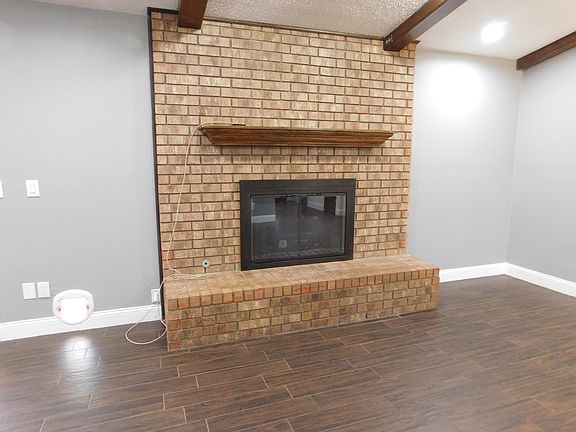 3rd image of 926 E Juniper Ave