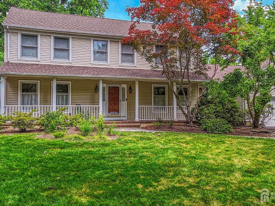 1st image of 7 Lake Farrington Dr