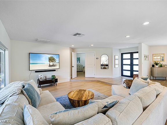 5th image of 5679 Shaddelee Ln W