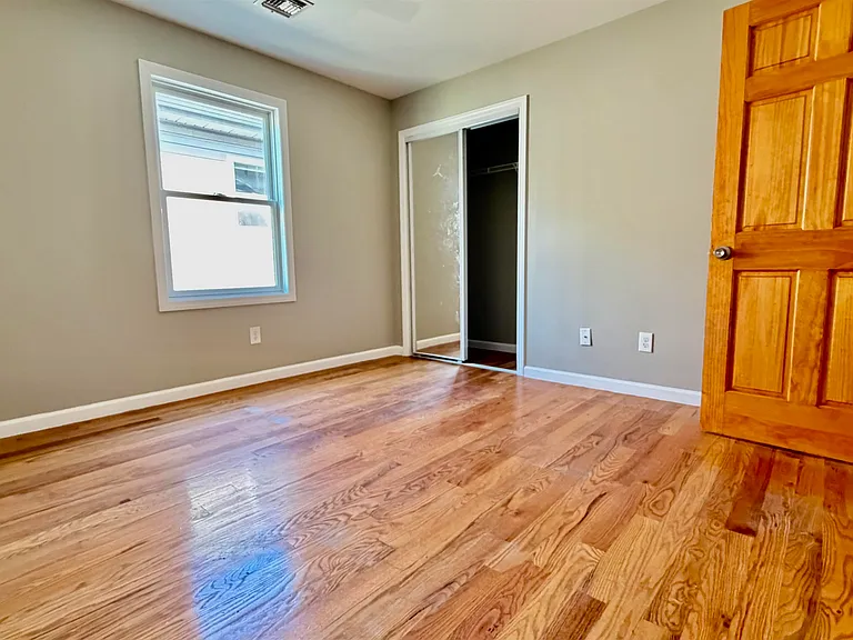 54 Terrace Ave — Photo 2