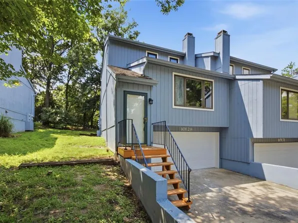 10129 Steele Rd, Edwardsville, KS 66111