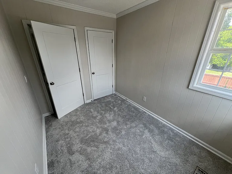 823 Shull St — Photo 15
