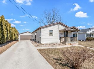 3708 Mary St, Manitowoc, WI 54220