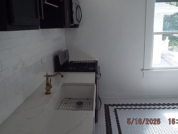 5th image of 940 W Mulberry Ave APT 2