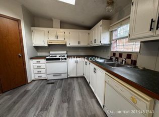 19 Pond View Rd, Winthrop, ME 04364