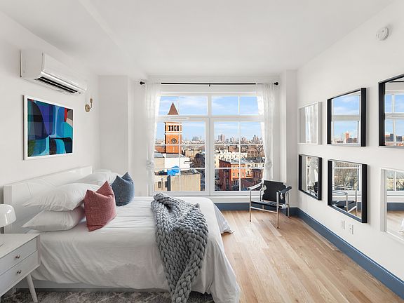 2nd image of 1430 Fulton St #6G