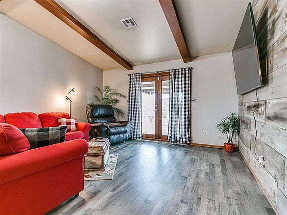 3rd image of 4724 Koelsch Dr