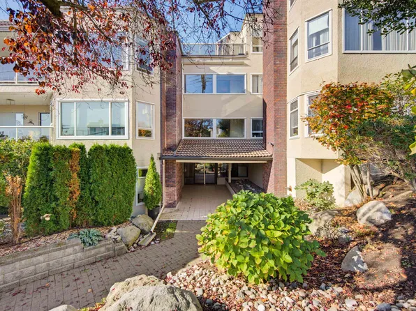 1225 Merklin St #407, White Rock, BC V4B 4B8