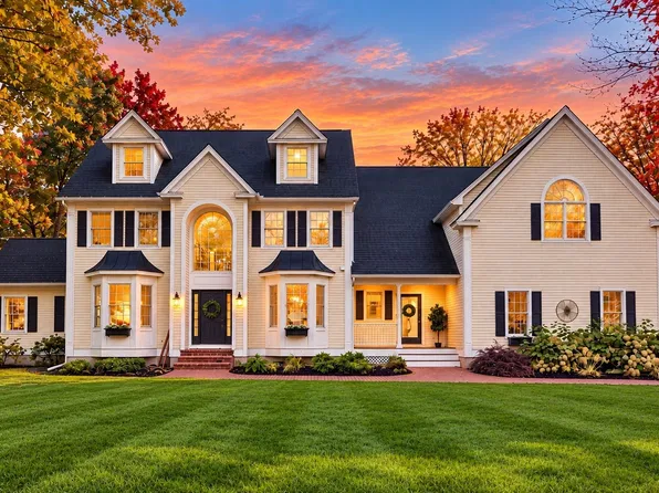 18 Morningside Dr, Topsfield, MA 01983