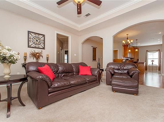 4th image of 113 Mirabeau Pl