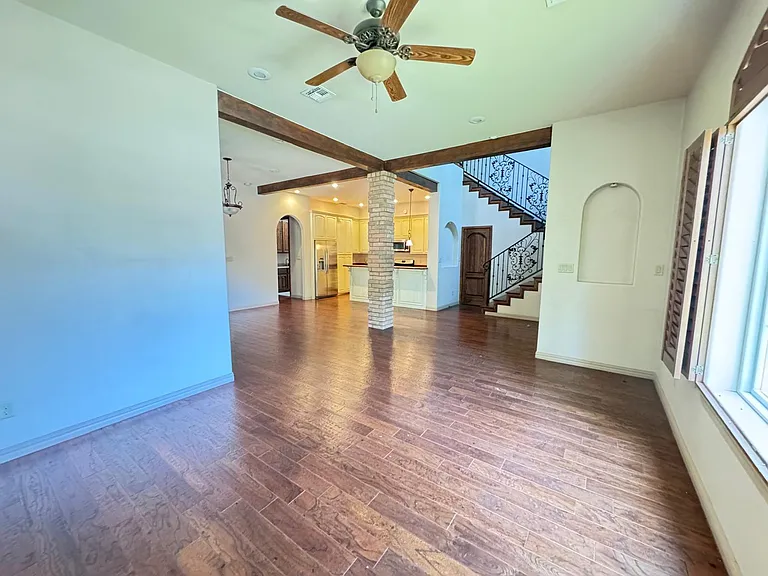 421 Cottonwood Ave — Photo 4