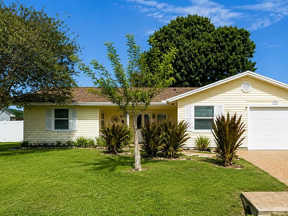 2nd image of 2490 SE Whitehorse Street