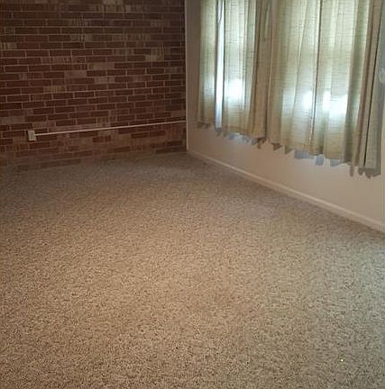 5th image of 970 Stonyridge Ave