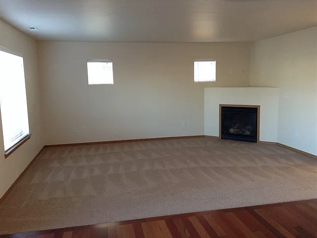 4 bed, 2.5 bath, 2542 sqft, $3,380 — Photo 4