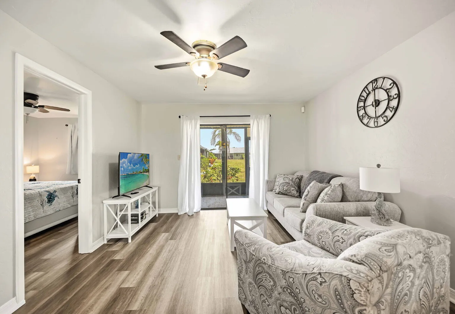 2 bed, 2.0 bath, 886 sqft, $3,000 — Photo 3