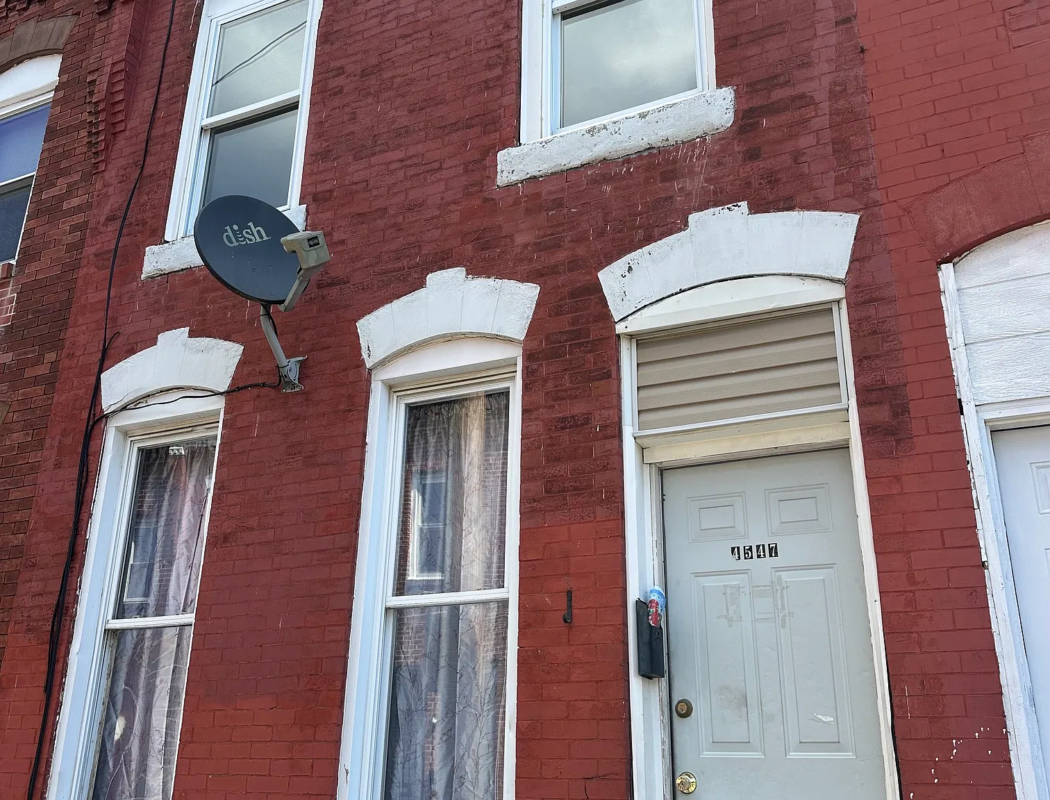 3 bed, 1100 sqft, $1,350 — Photo 1
