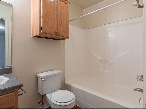 4th image of 1901 Live Oak St APT 5