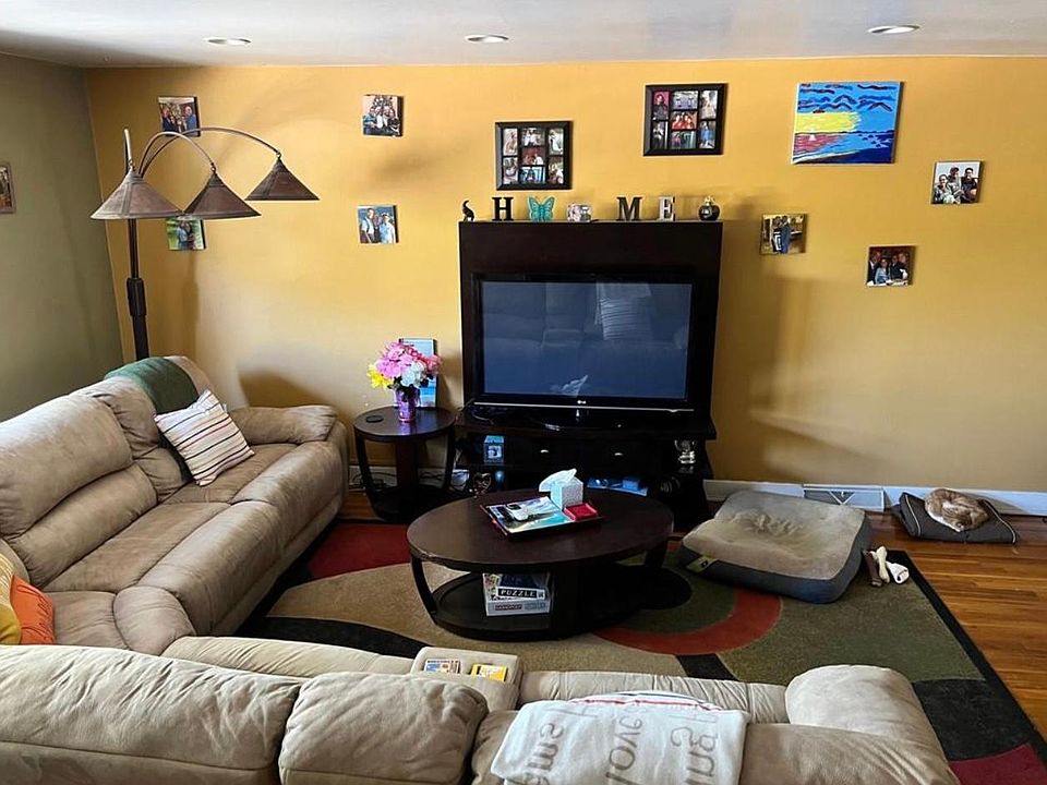 1st image of 523 Hollywood Ave #2