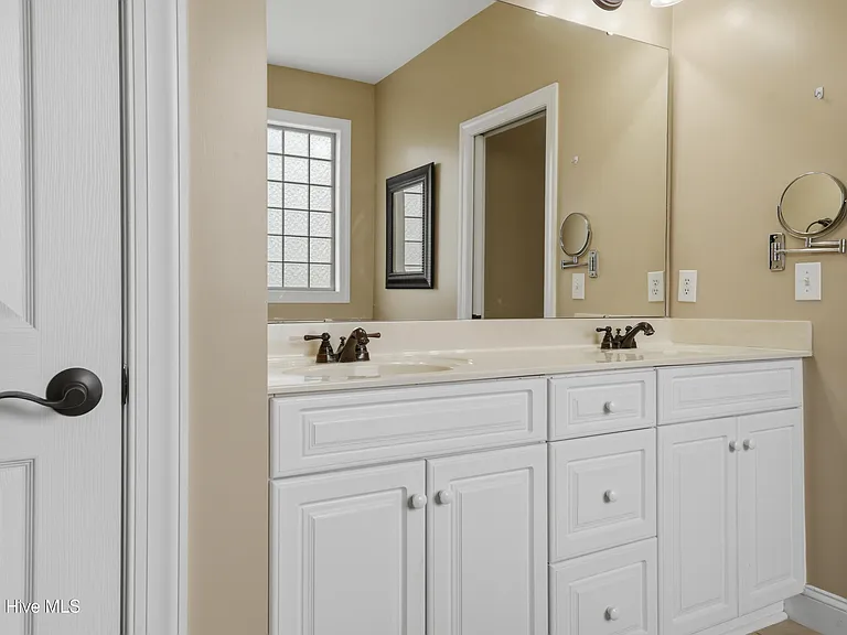 1211 Palatka Pl SE — Photo 32