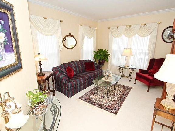 3rd image of 7926 Windridge Dr