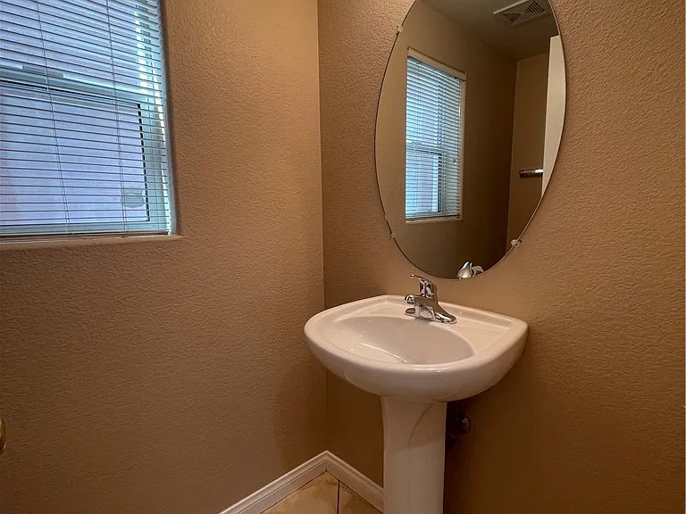 817 Purdy Lodge St — Photo 6
