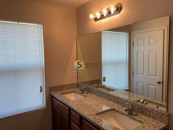 5th image of 8042 Hastings St
