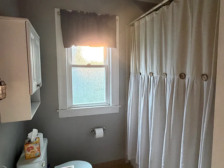 403 E Farnum Ave #1 — Photo 18