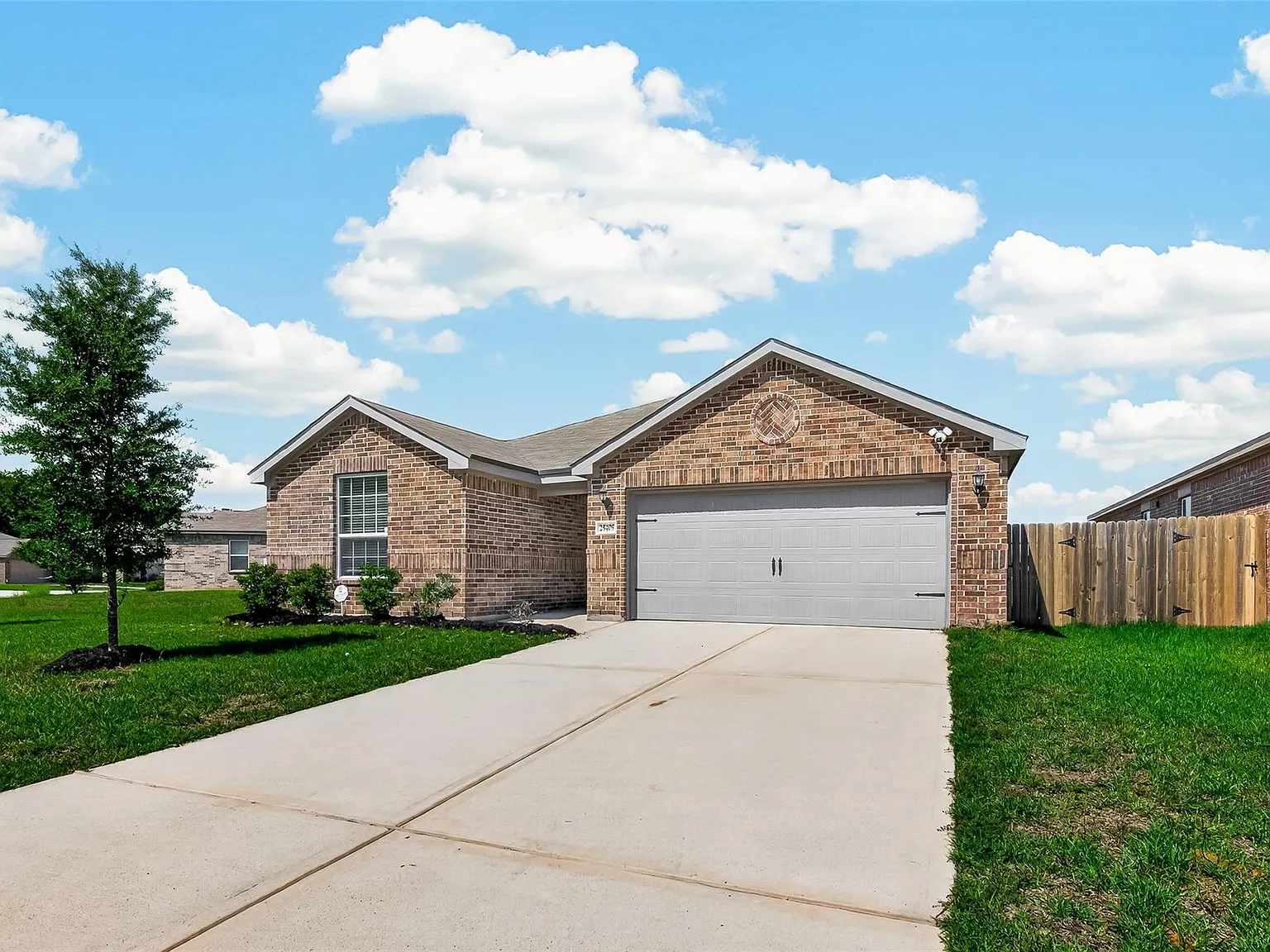3 bed, 2.0 bath, 1661 sqft, $1,795 — Photo 4