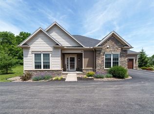 39 Samanthas Way, Pittsford, NY 14534