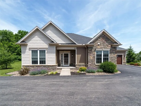 39 Samanthas Way, Pittsford, NY 14534