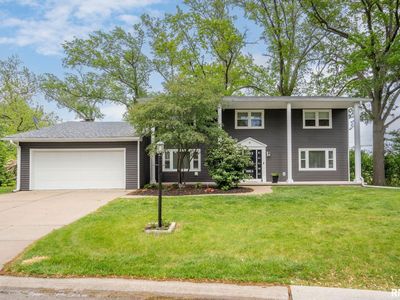 9 Sunset Cir, Bettendorf, IA, 52722