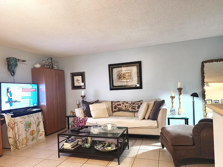 804 SE 7th St #101 — Photo 5