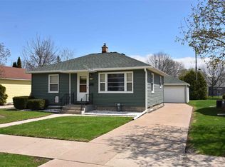 1536 Rugby St, Oshkosh, WI 54902