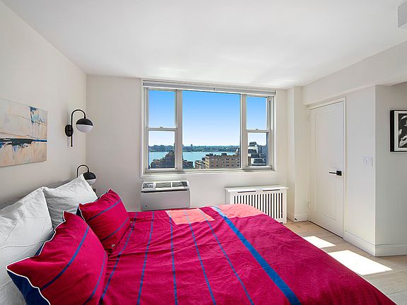 4th image of 631 Hudson St #19M