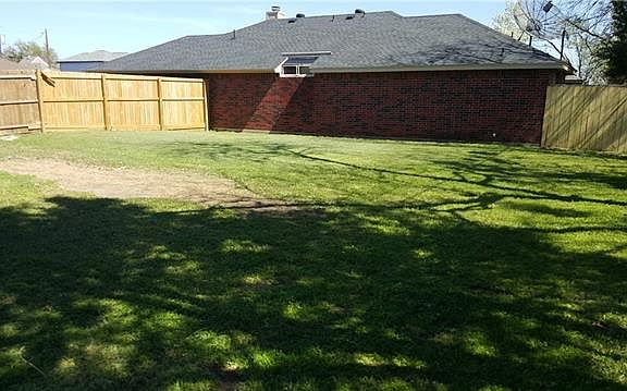 2nd image of 564 Majestic Park Ln
