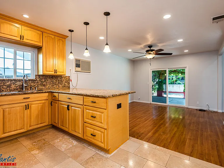 3084 Balgray Ct — Photo 6