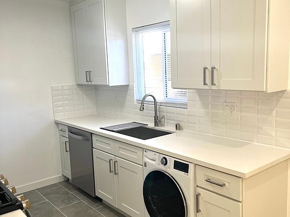 3rd image of 1040 N Sierra Bonita Ave APT 3