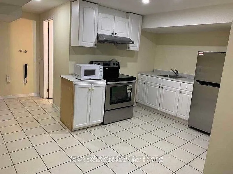 2 bed, $1,600 — Photo 3