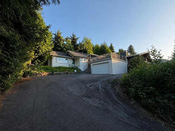 5th image of 4660 207b St