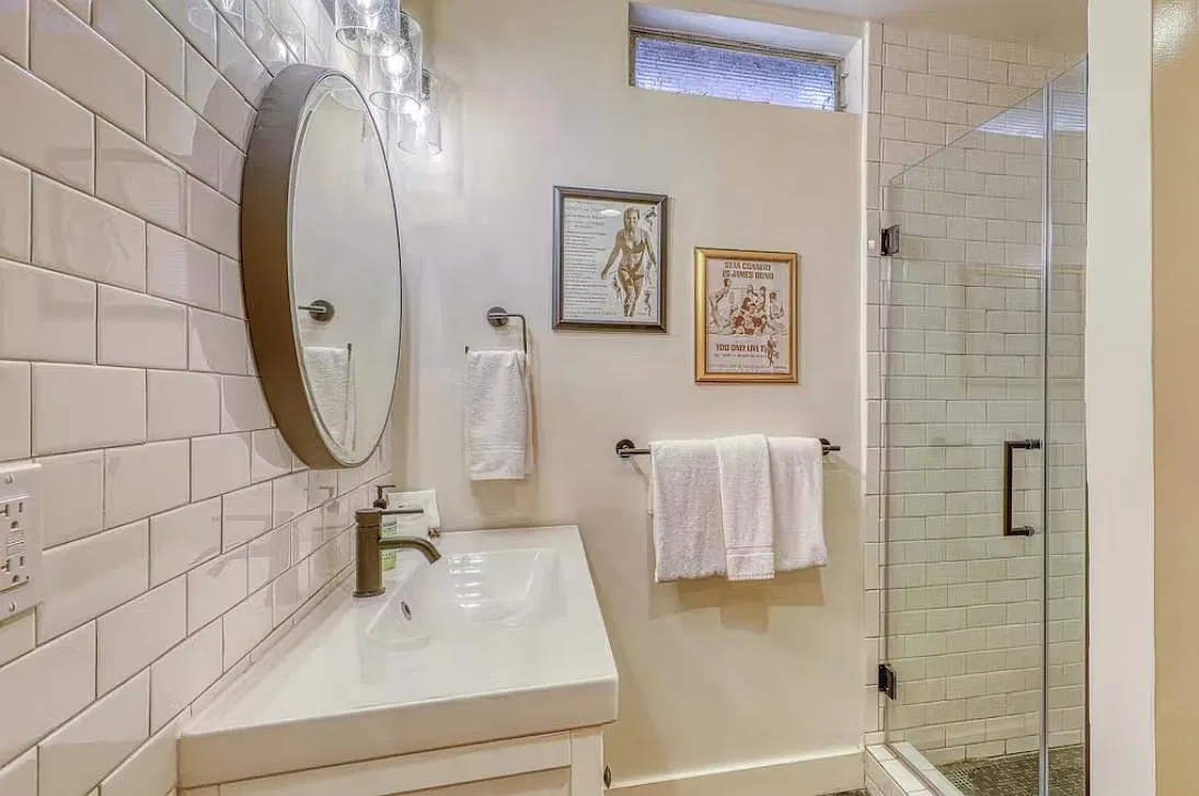 Studio, 750 sqft, $2,200 — Photo 2