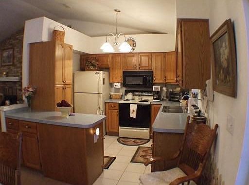 4th image of 950 W Magnolia St