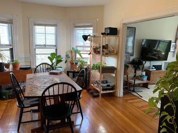 9 Waterhouse St #2, Somerville, MA 02144