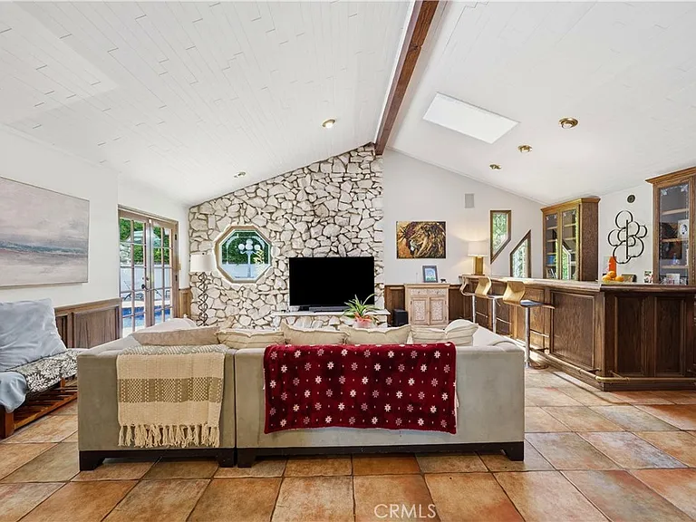 18000 Karen Dr — Photo 12