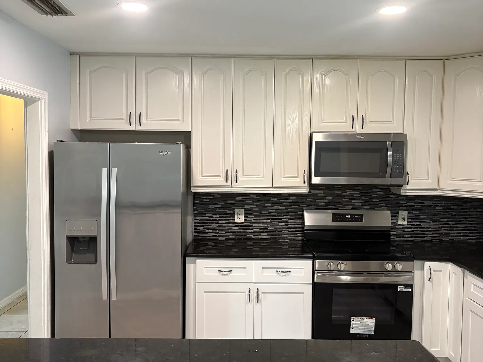 3 bed, 1700 sqft, $2,500 — Photo 4