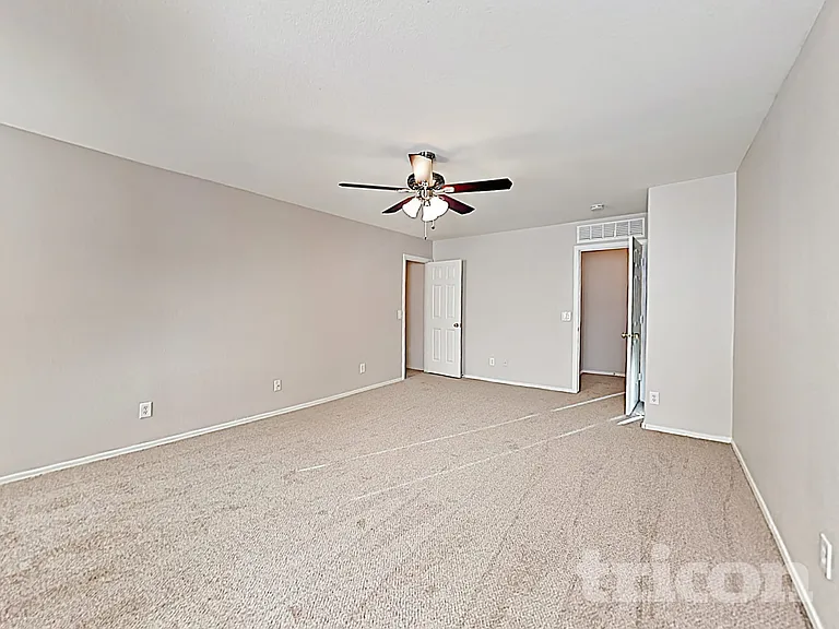 5013 S 24th Ave — Photo 8