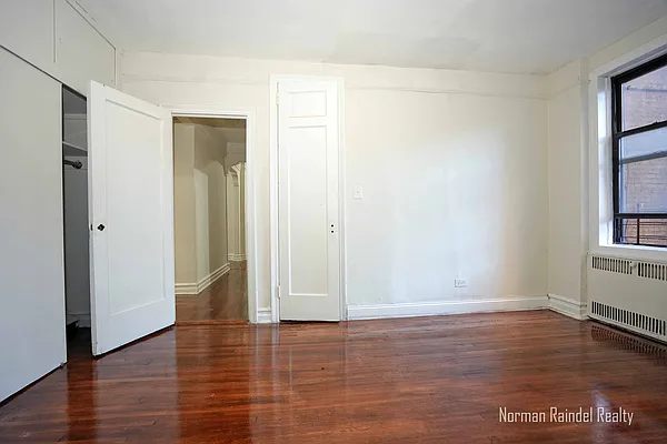 Rented by Norman Raindel, LREB | media 22